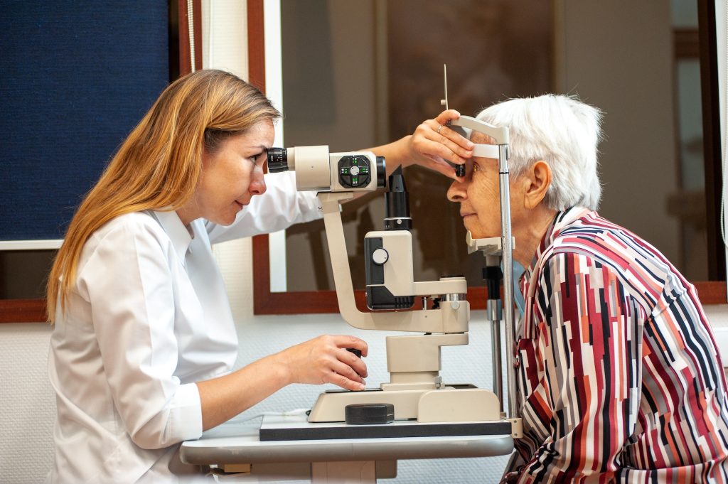 Vision and eye tests for elderly patients. Medical care for visual impairments